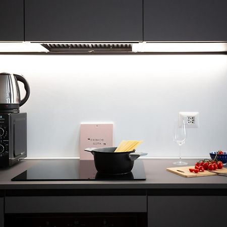 The Best Rent - Modern One Bedroom Apartment In San Babila Milano Exteriör bild
