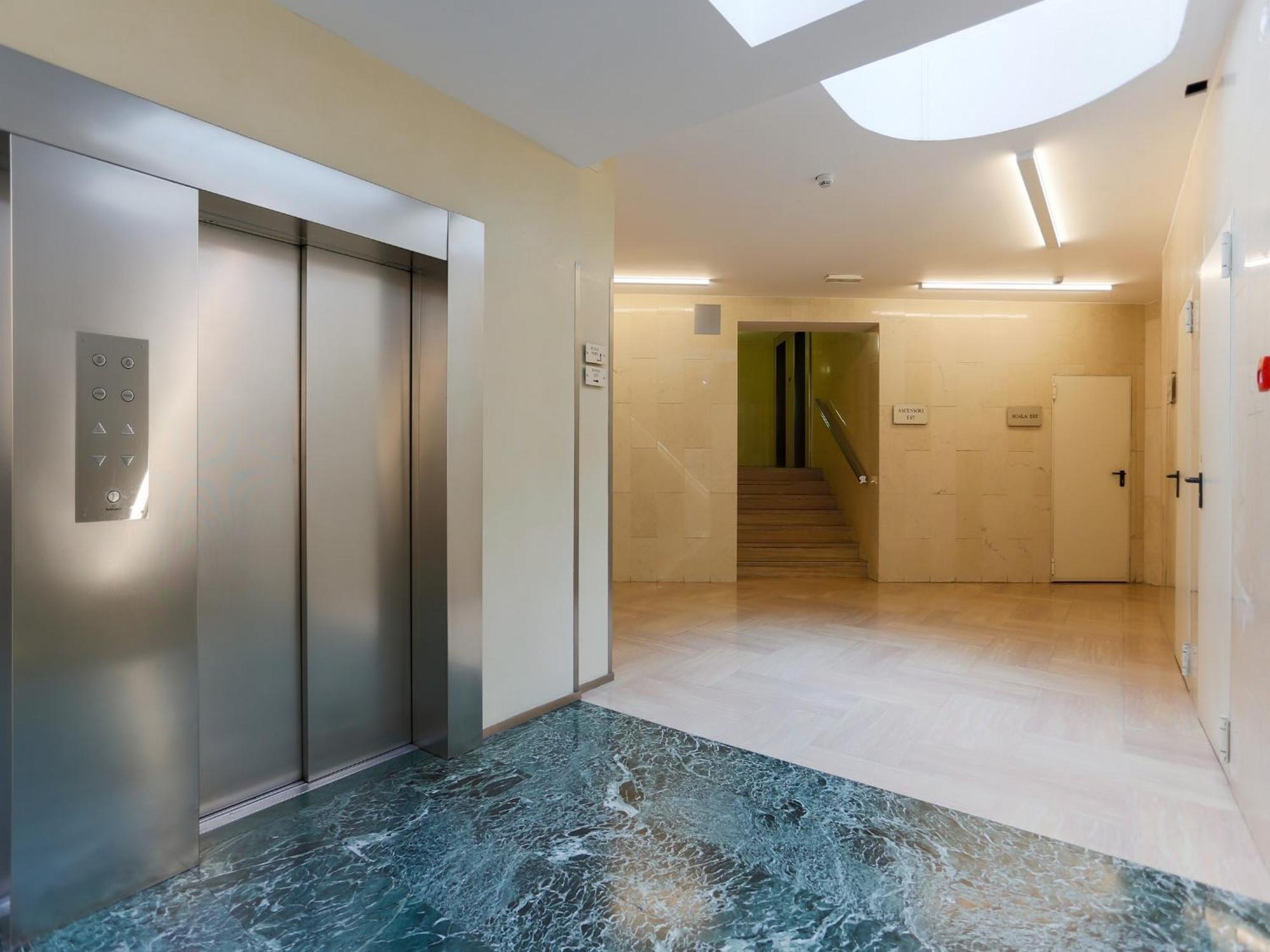 The Best Rent - Modern One Bedroom Apartment In San Babila Milano Exteriör bild