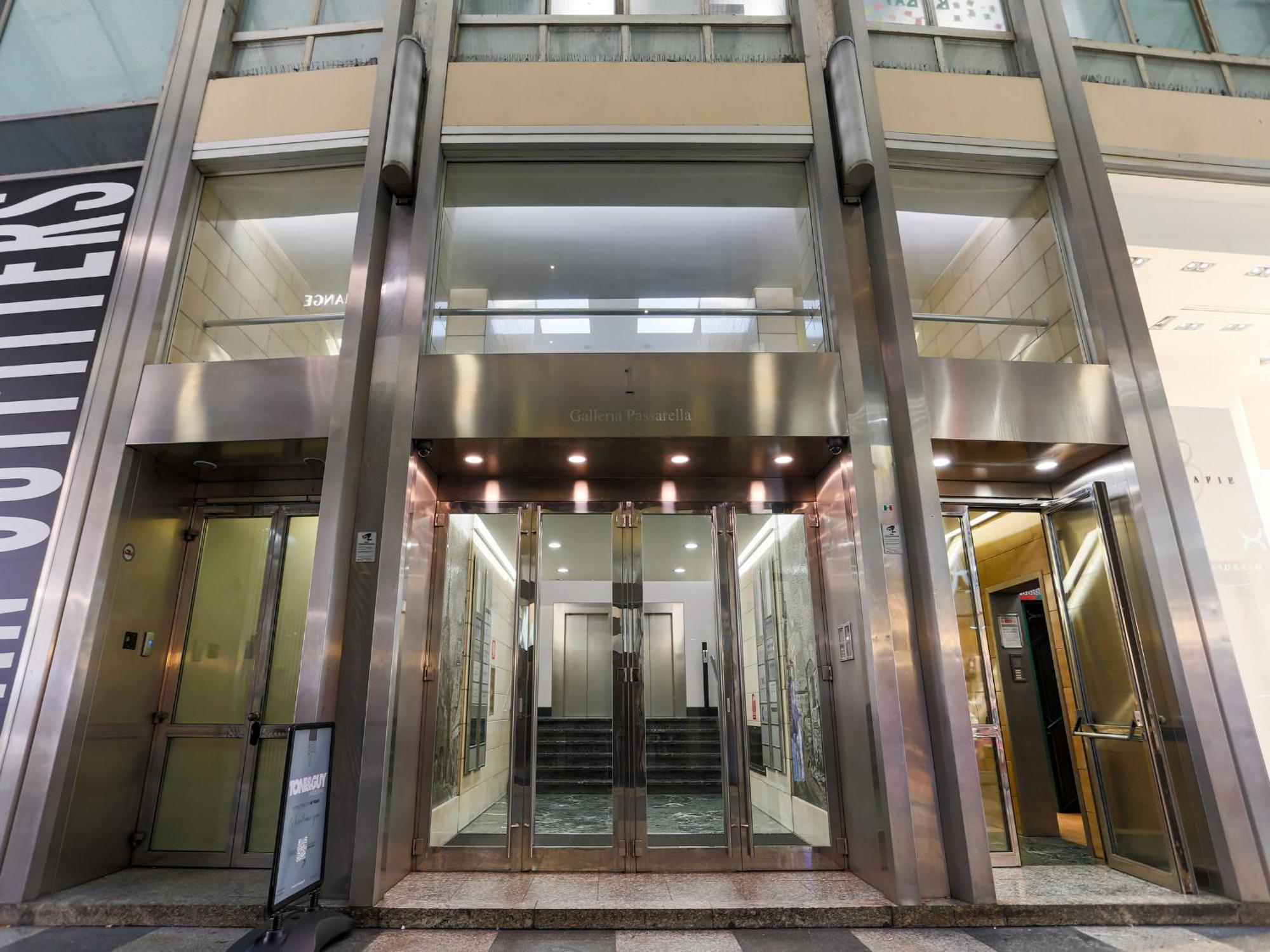 The Best Rent - Modern One Bedroom Apartment In San Babila Milano Exteriör bild